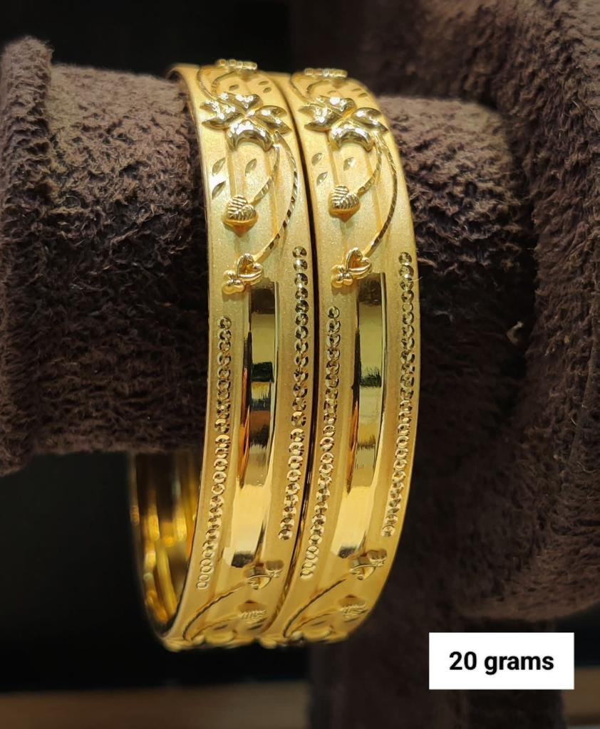 Shubhlaxmi Goa 20g Gold Bangle Set