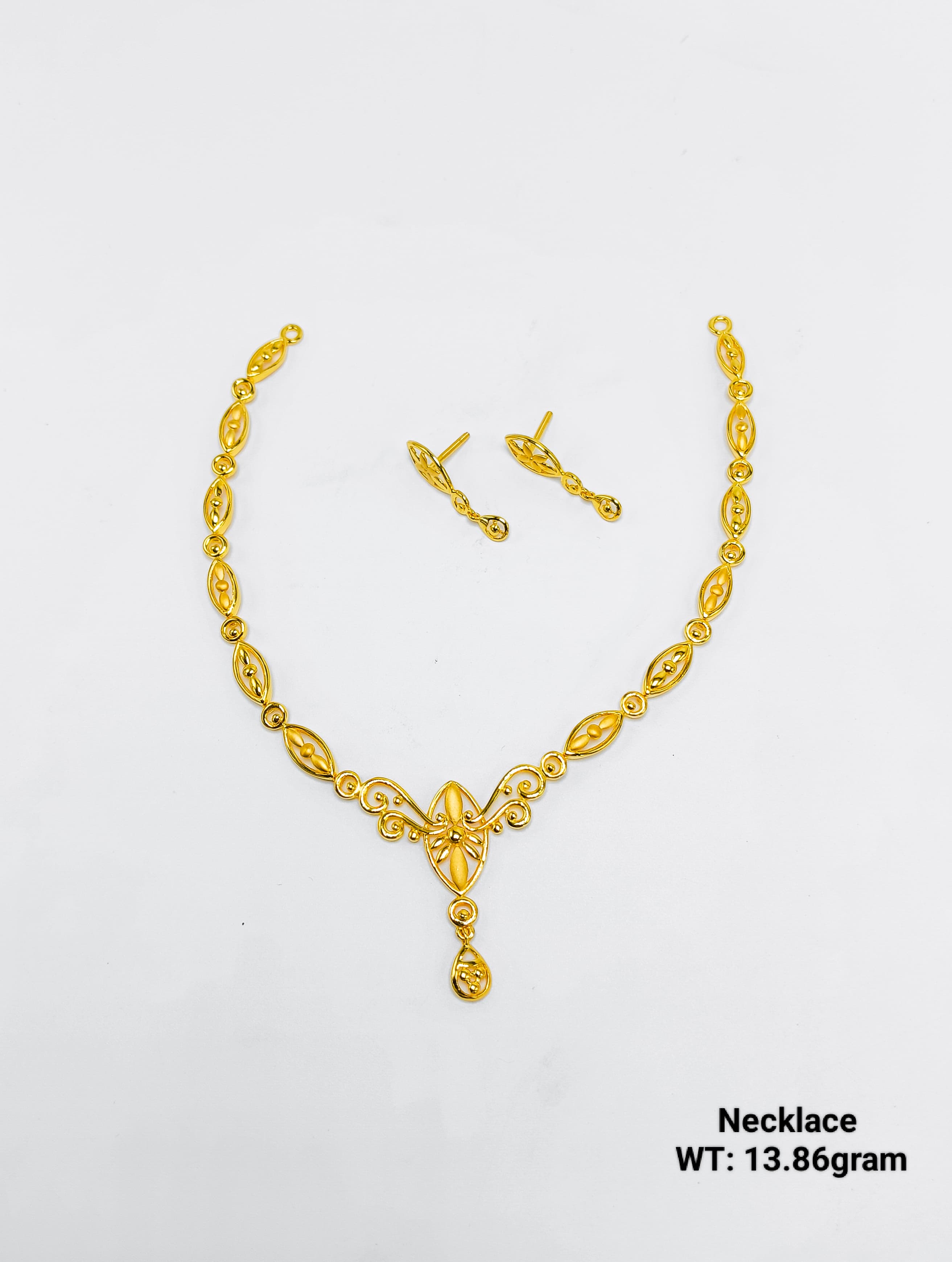 22K Gold Ladies Classic Leaf Motif Necklace Set – 13.86 Grams