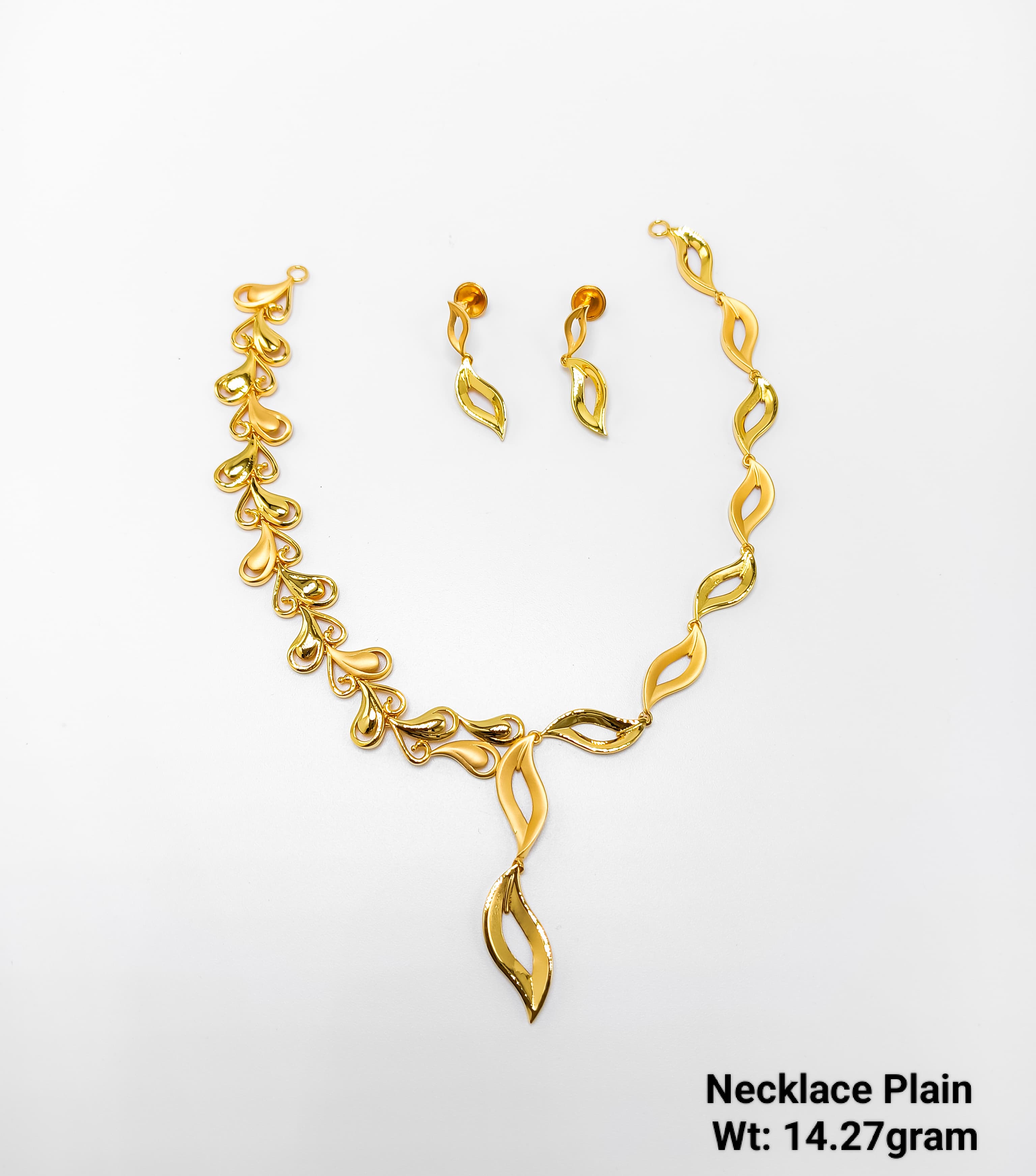 22K Gold Leaf Curve Plain Designer Necklace – 14.27 Grams