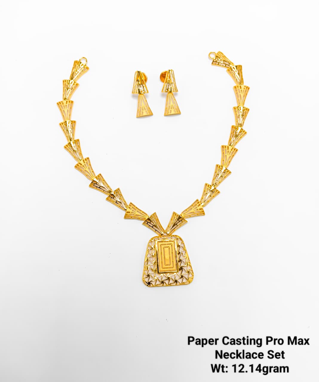 Paper Casting Pro Max Geometric Fan Necklace Set (12.14 gram)
